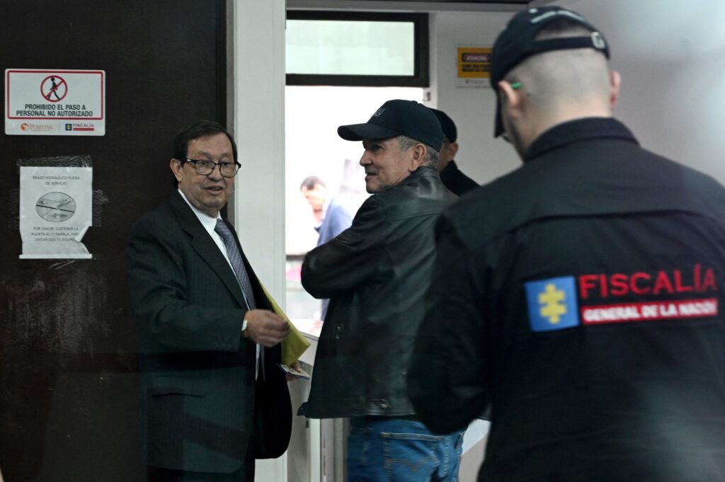 Lucho Herrera en el Bunker de la Fiscalia en Colombia