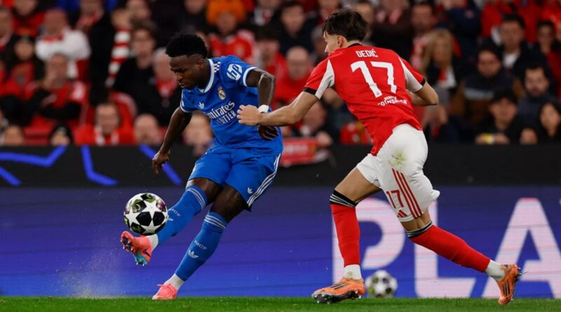 Remate Vinicius Real Madrid Benfica