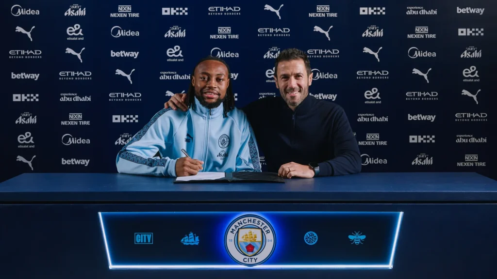 Antoine Semenyo firma su contrato con el Manchester City tras el gasto en fichajes invierno 2026.